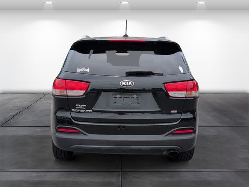 Used 2016 Kia Sorento FWD image 7