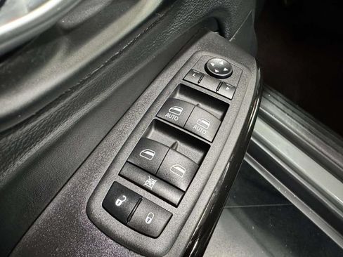 Used 2023 Jeep Cherokee Altitude Lux AWD/4WD image 19