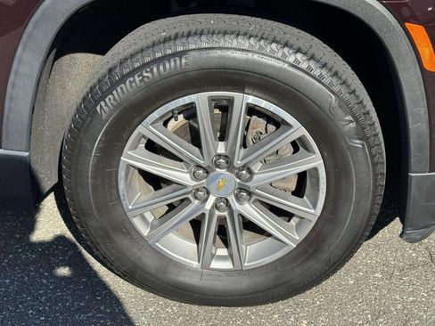Used 2023 Chevrolet Traverse LT FWD image 8
