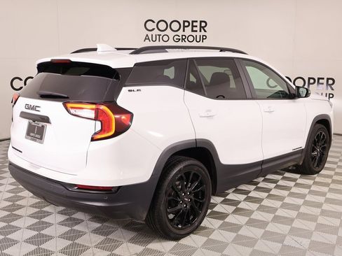 Used 2024 GMC Terrain SLE w/ Driver Convenience Package image 19