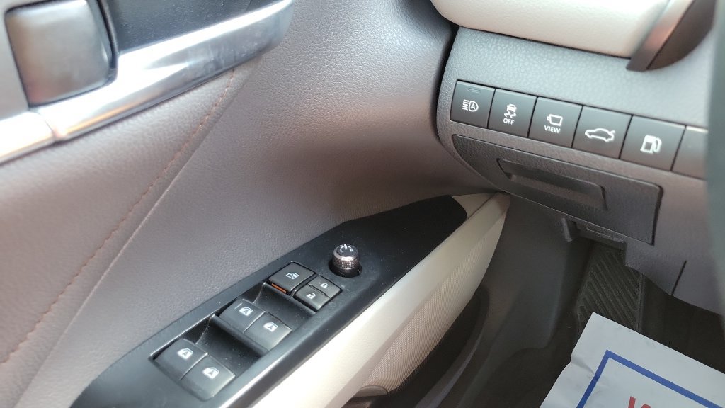 Used 2018 Toyota Camry XLE w/ Audio Package FWD image 20