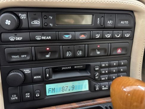 Used 1998 Jaguar XK8 Convertible RWD image 37