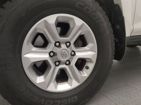 Used 2017 Toyota 4Runner SR5 image 31