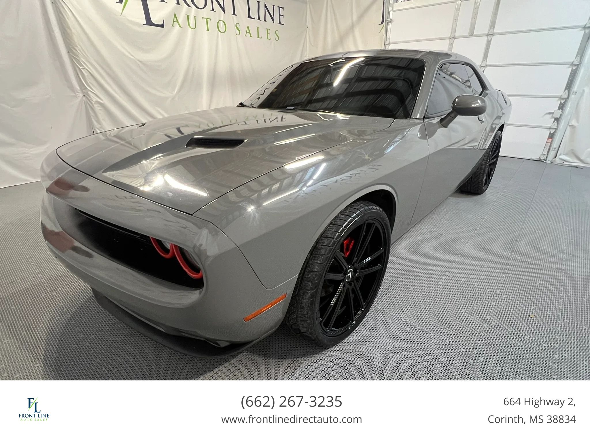 Used 2017 Dodge Challenger SXT w/ Blacktop Package RWD image 3