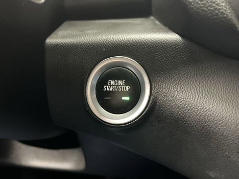 Used 2023 GMC Terrain SLT image 19