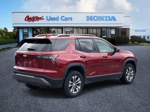 Used 2025 Chevrolet Equinox LT w/ Convenience Package II image 6