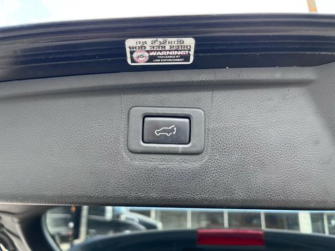 Used 2018 Subaru Outback 2.5i Touring AWD/4WD image 12