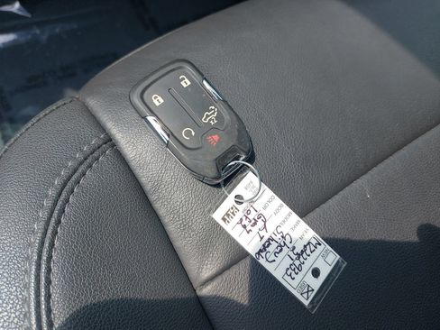 Used 2021 Chevrolet Silverado 1500 LT Trail Boss w/ Convenience Package II AWD/4WD image 38