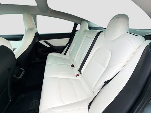 Used 2020 Tesla Model 3 Standard Range Plus image 19