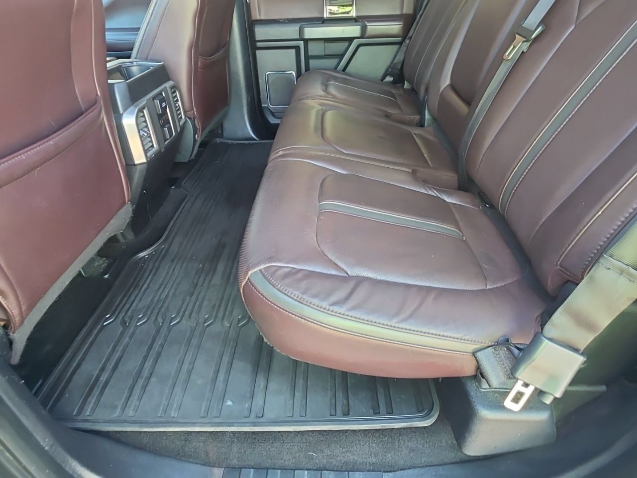 Used 2015 Ford F150 Platinum w/ Equipment Group 701A Luxury AWD/4WD image 18