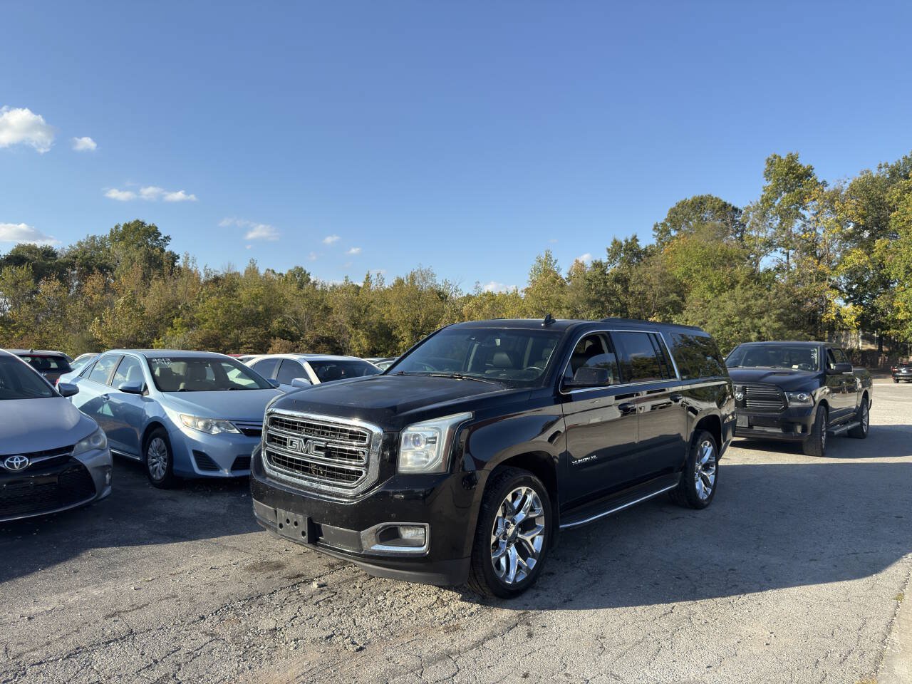 Used 2015 GMC Yukon XL SLT w/ Open Road Package AWD/4WD image 2