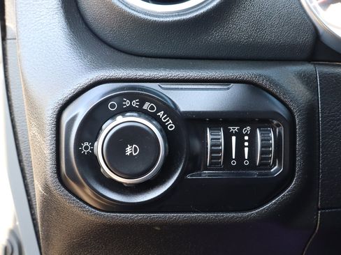 Used 2020 Jeep Wrangler Unlimited Rubicon w/ Quick Order Package 28Y Recon image 21