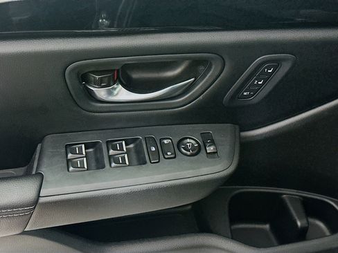 Used 2023 Honda Pilot Touring image 15