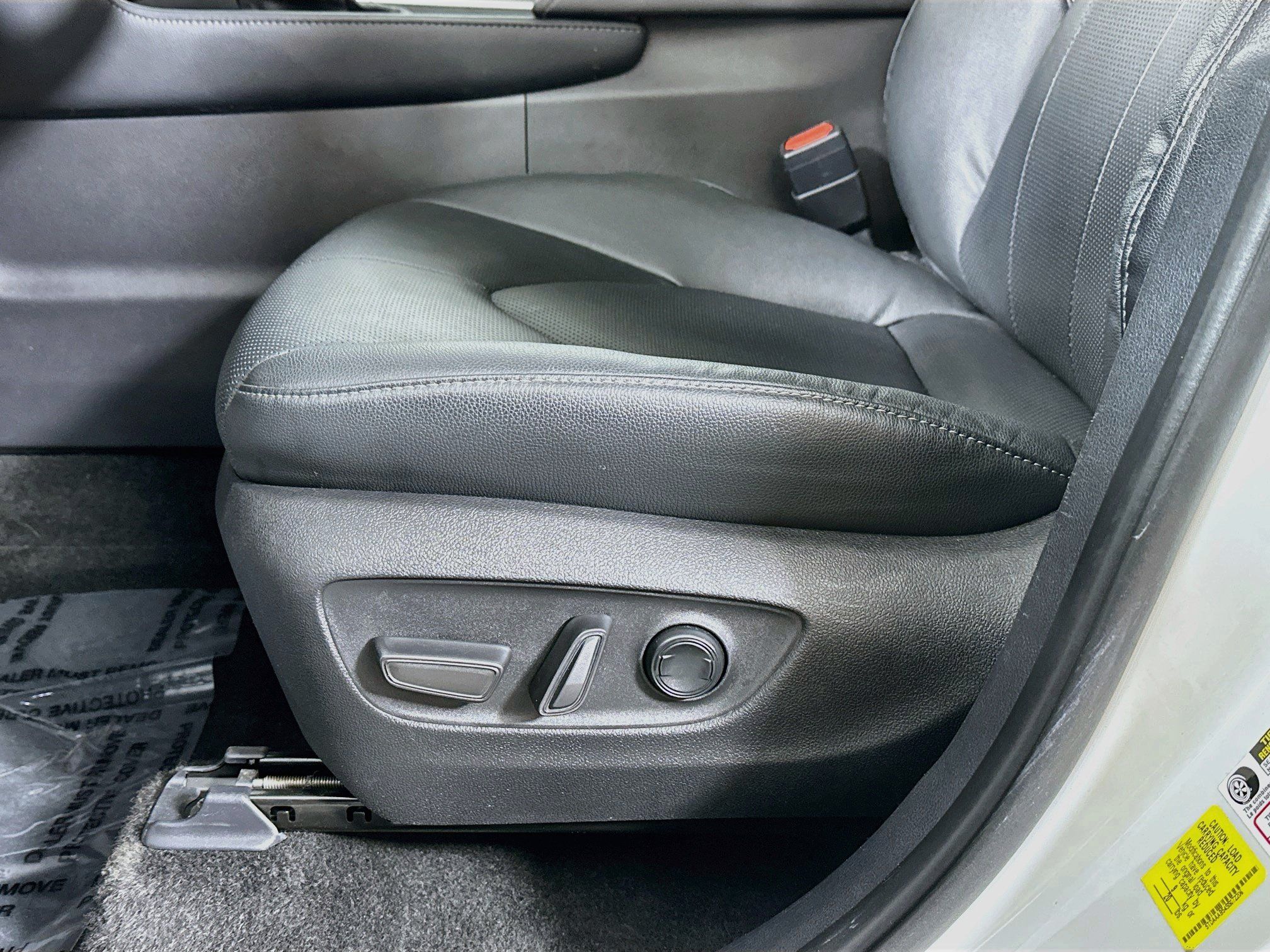 Used 2025 Toyota Grand Highlander AWD image 18