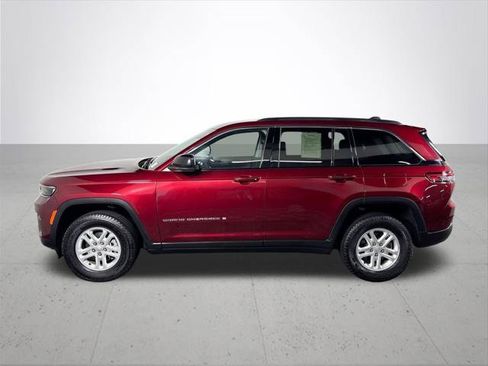Certified 2023 Jeep Grand Cherokee Laredo w/ Luxury Tech Group I AWD/4WD image 10
