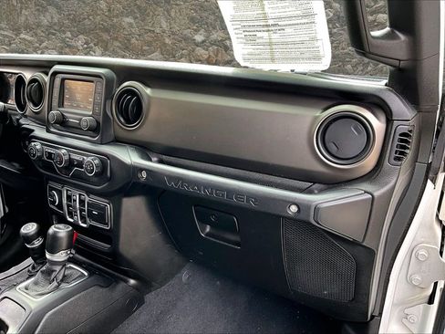 Used 2018 Jeep Wrangler Unlimited Sport S image 14