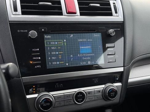 Used 2017 Subaru Outback 2.5i Premium image 15