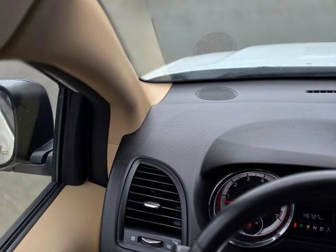 Used 2015 Dodge Grand Caravan American Value Package w/ UConnect Hands-Free Group FWD image 17
