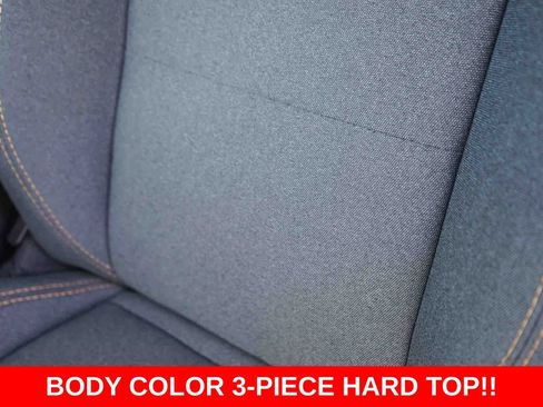 Used 2025 Jeep Wrangler Sahara image 23