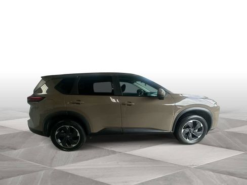 Used 2025 Nissan Rogue SV AWD/4WD image 9