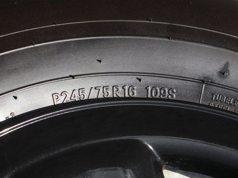 Used 2023 Toyota Tacoma SR image 40