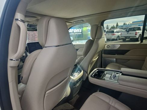 Used 2020 Lincoln Navigator Reserve w/ Equipment Group 208A Reserve AWD/4WD image 12