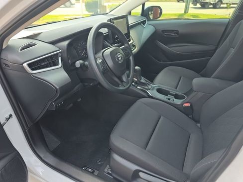 Used 2025 Toyota Corolla LE FWD image 7