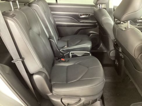 Used 2024 Toyota Grand Highlander AWD image 21
