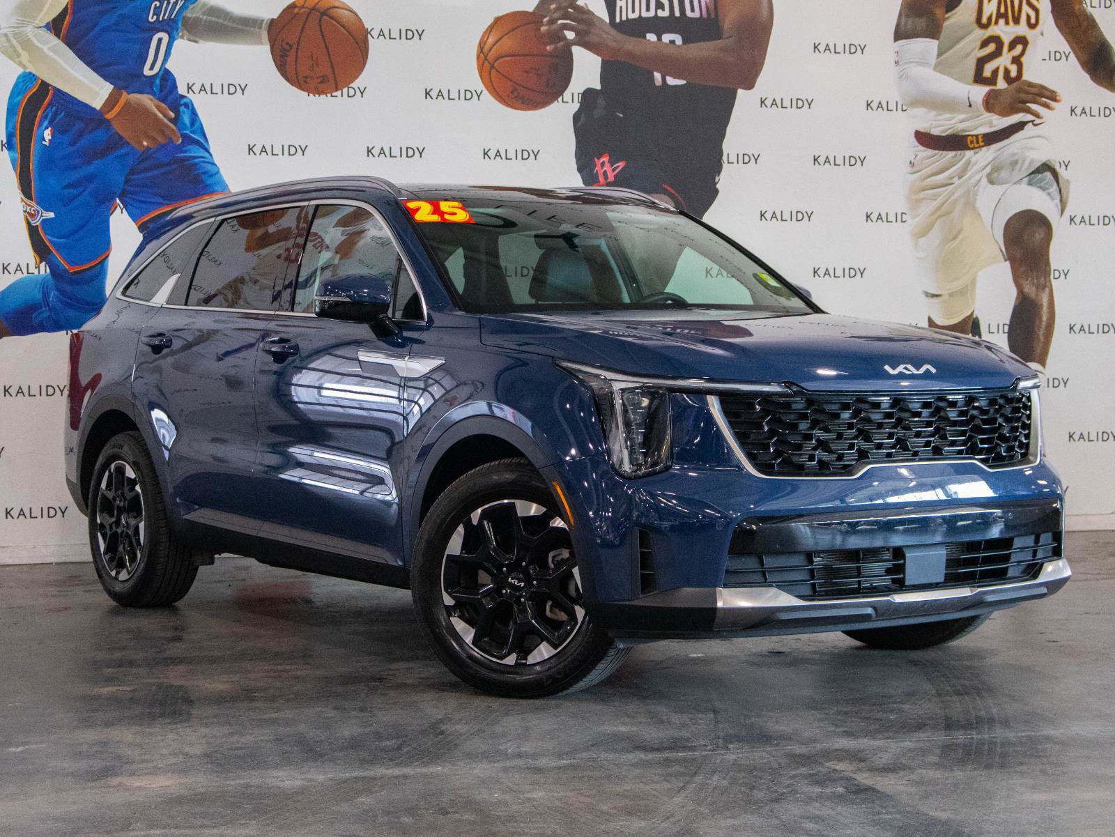 Used 2025 Kia Sorento S w/ Panoramic Sunroof Package FWD image 2