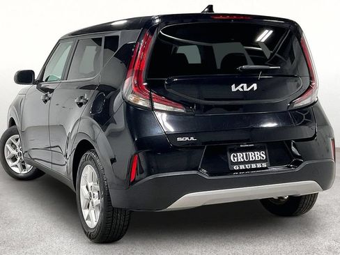 Used 2023 Kia Soul LX w/ LX Technology Package FWD image 15