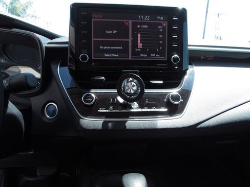 Used 2022 Toyota Corolla LE FWD image 15