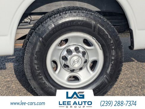 Used 2015 Chevrolet Express 2500 image 10