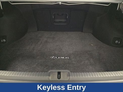 Used 2022 Lexus ES 350 Ultra Luxury w/ Accessory Package image 18