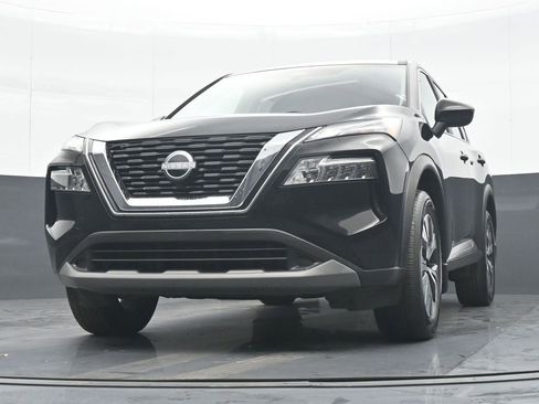 Used 2023 Nissan Rogue SV image 25