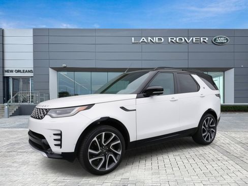 New 2024 Land Rover Discovery Metropolitan Edition image 1