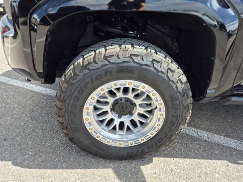 Used 2025 Toyota Tacoma SR5 AWD/4WD image 24