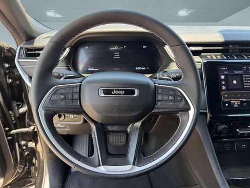 Used 2024 Jeep Grand Cherokee L Altitude AWD/4WD image 18