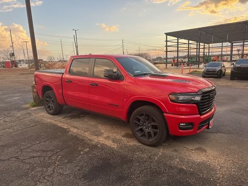 Used 2025 RAM 1500 Laramie w/ Night Edition image 16