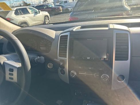 Used 2011 Nissan Xterra S image 11