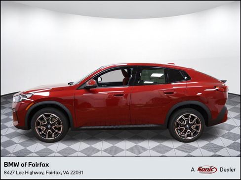 Used 2025 BMW X2 xDrive28i w/ Convenience Package image 1