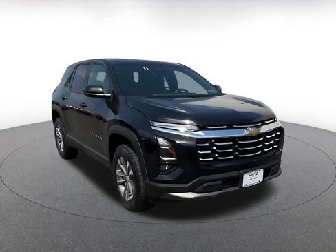 Used 2025 Chevrolet Equinox LT FWD image 3