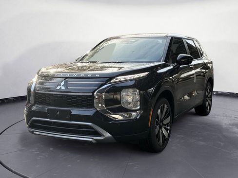 New 2026 Mitsubishi Outlander SE image 1