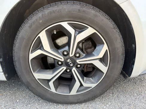 Used 2019 Kia Forte LXS FWD image 15