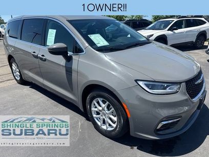 Used 2023 Chrysler Pacifica Touring-L