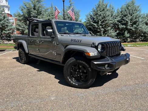 Used 2022 Jeep Gladiator Sport AWD/4WD image 6
