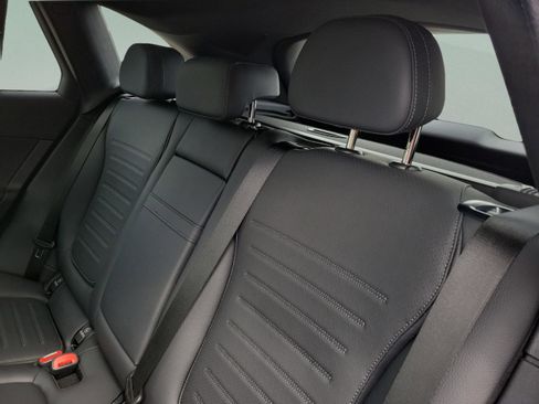 Used 2026 Mercedes-Benz GLC 300 image 8