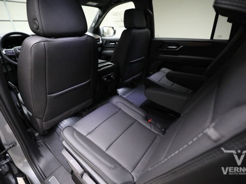 New 2026 GMC Yukon XL Denali w/ Sun & Power Step Package AWD/4WD image 9