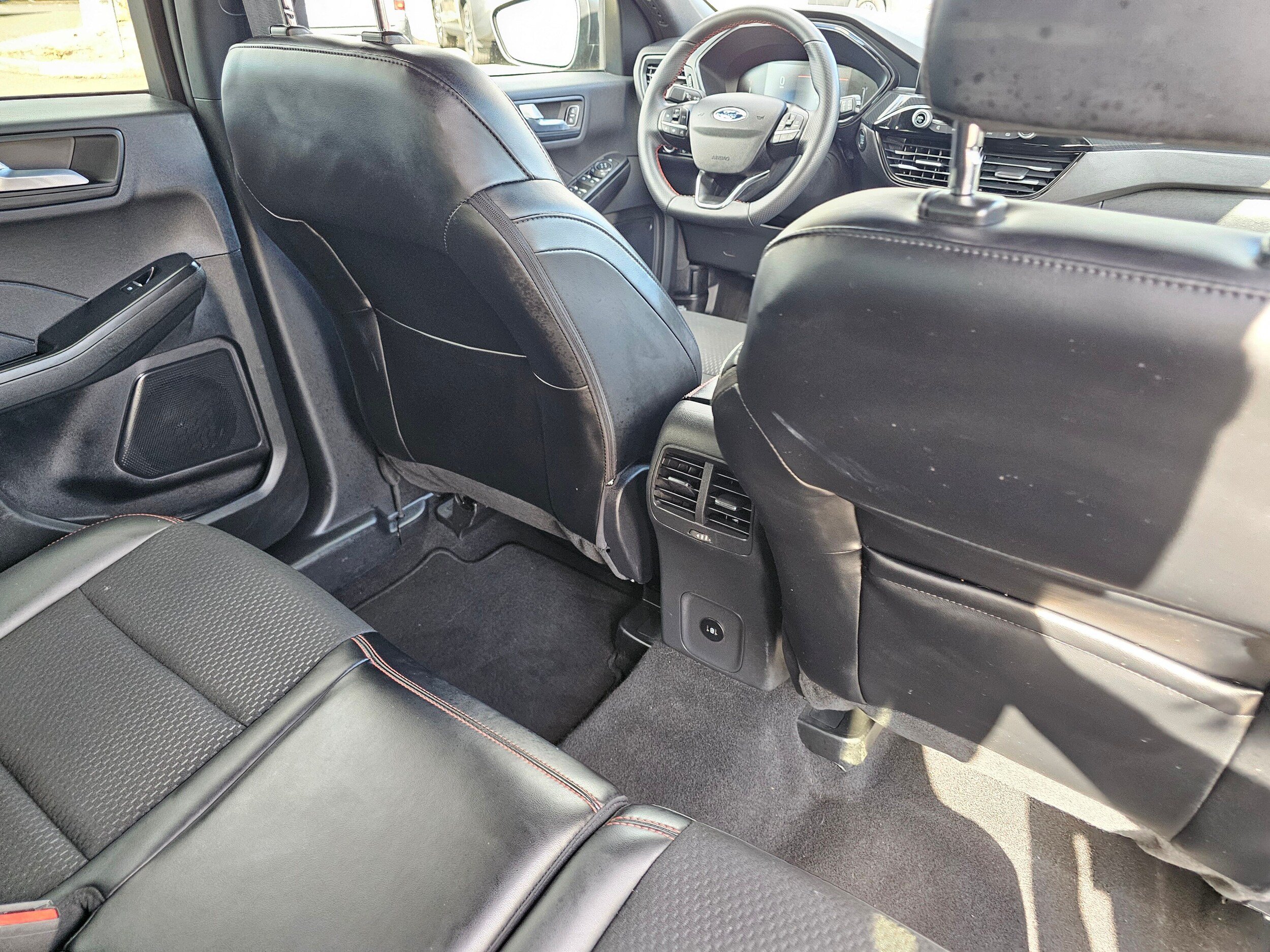 Used 2025 Ford Escape ST-Line AWD/4WD image 16