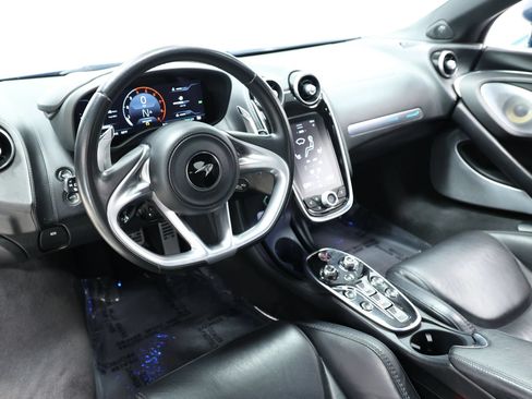 Used 2021 McLaren GT RWD image 3