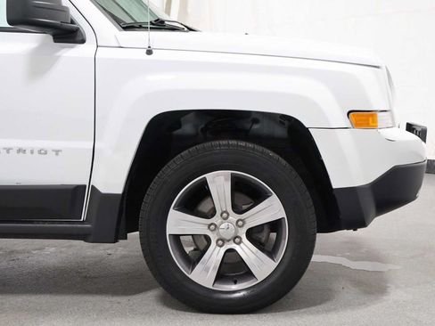 Used 2017 Jeep Patriot High Altitude AWD/4WD image 11